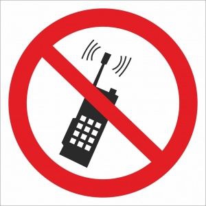 Знак Запрещается пользоваться моб. телефоном (переносной рацией)